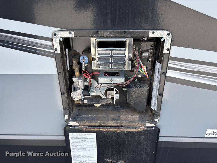 image for item FG0427 2021 Jayco JayFlight camper