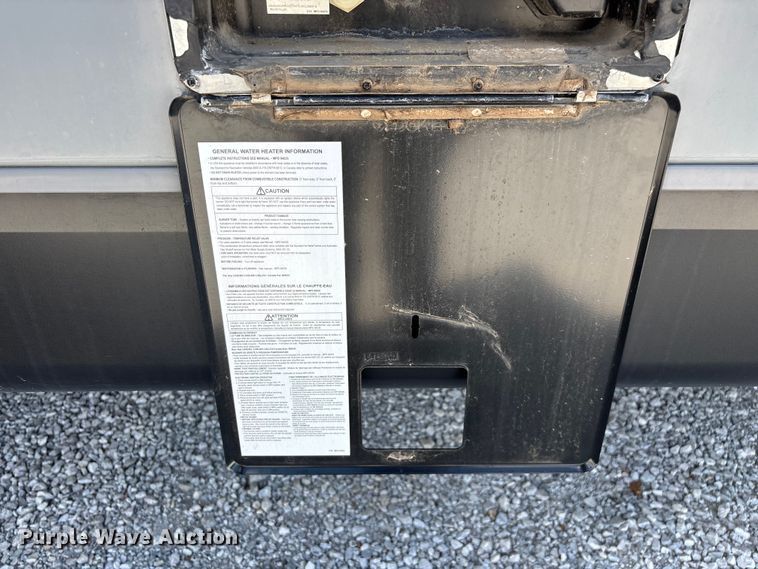 image for item FG0427 2021 Jayco JayFlight camper