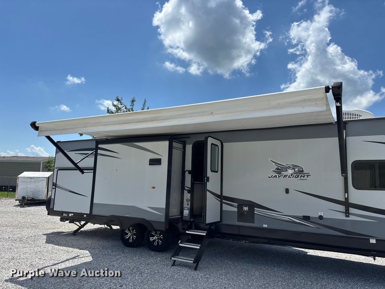 image for item FG0427 2021 Jayco JayFlight camper
