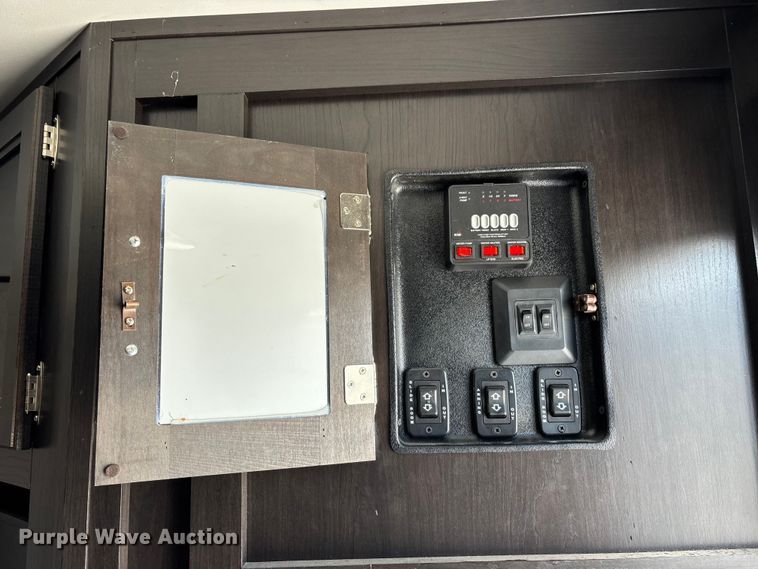 image for item FG0427 2021 Jayco JayFlight camper