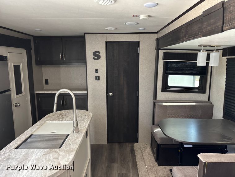 image for item FG0427 2021 Jayco JayFlight camper