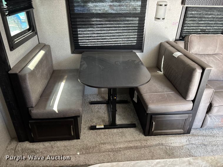 image for item FG0427 2021 Jayco JayFlight camper