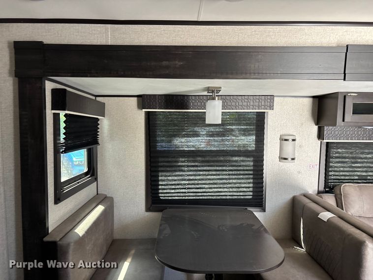 image for item FG0427 2021 Jayco JayFlight camper