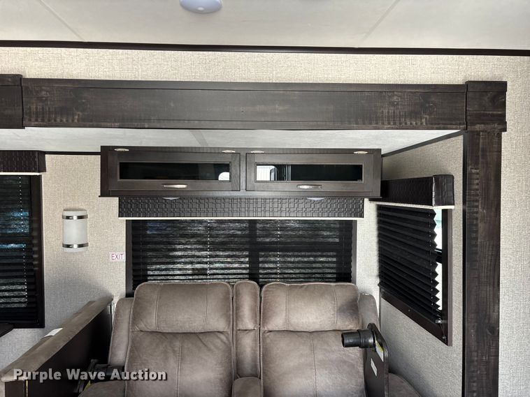 image for item FG0427 2021 Jayco JayFlight camper