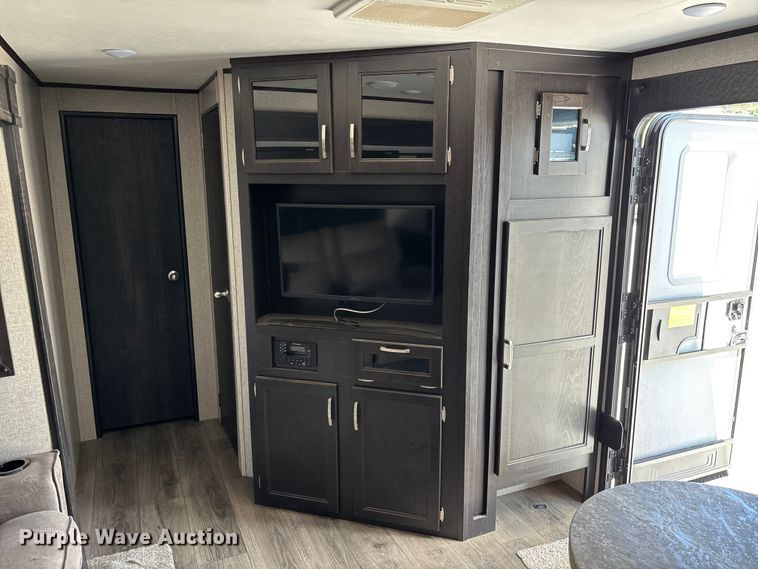 image for item FG0427 2021 Jayco JayFlight camper