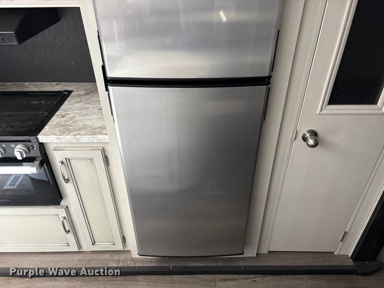 image for item FG0427 2021 Jayco JayFlight camper