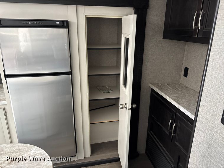 image for item FG0427 2021 Jayco JayFlight camper