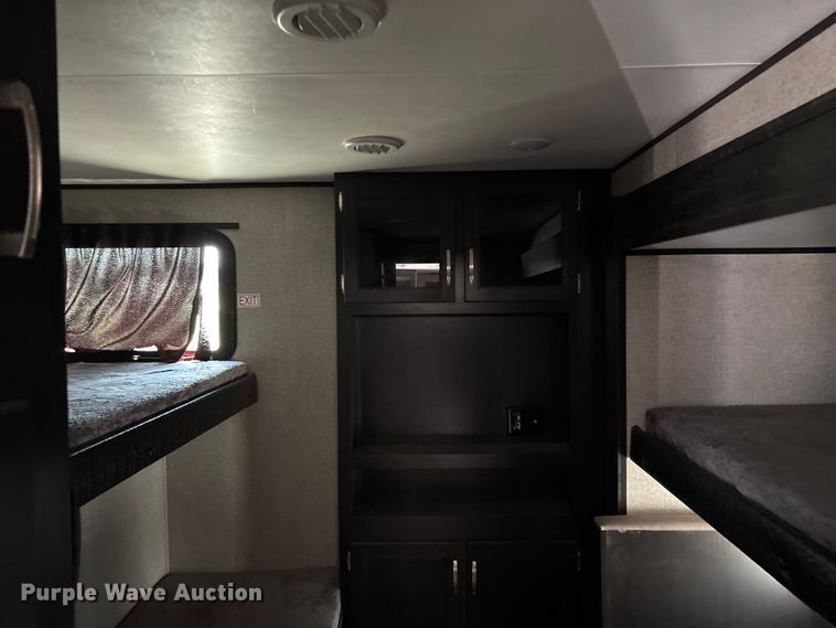 image for item FG0427 2021 Jayco JayFlight camper