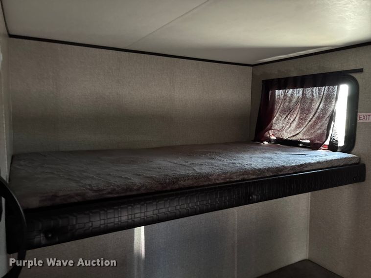 image for item FG0427 2021 Jayco JayFlight camper