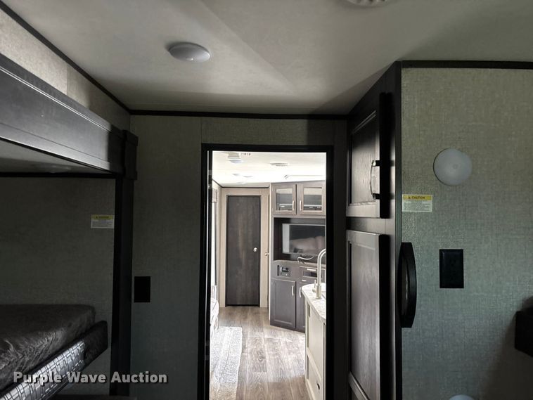 image for item FG0427 2021 Jayco JayFlight camper
