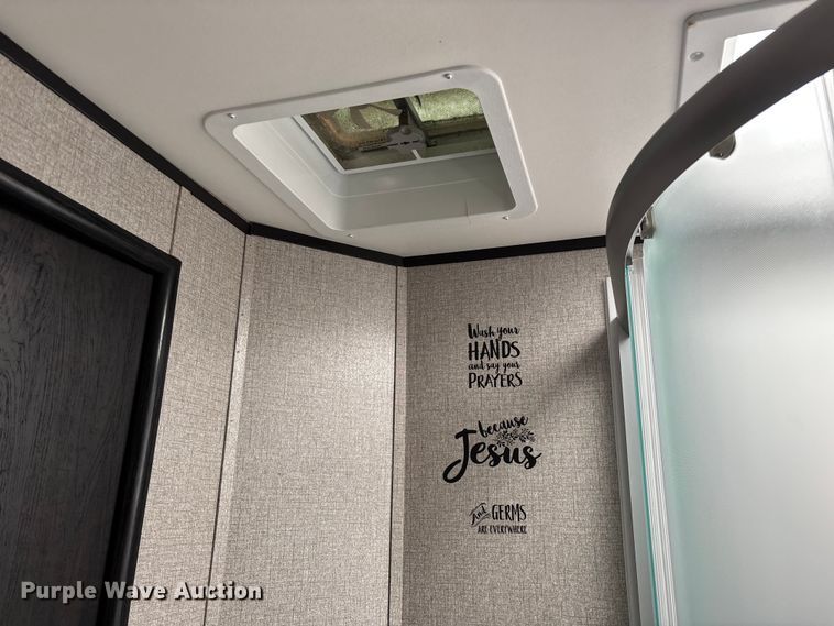 image for item FG0427 2021 Jayco JayFlight camper