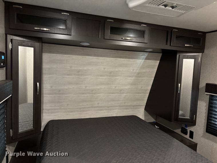 image for item FG0427 2021 Jayco JayFlight camper