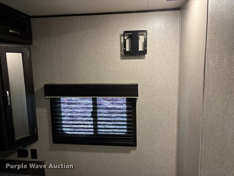 image for item FG0427 2021 Jayco JayFlight camper