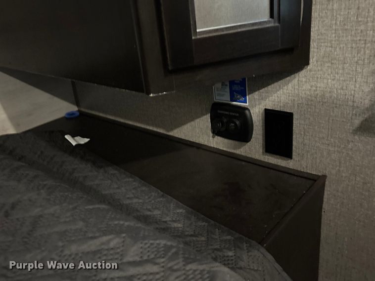 image for item FG0427 2021 Jayco JayFlight camper