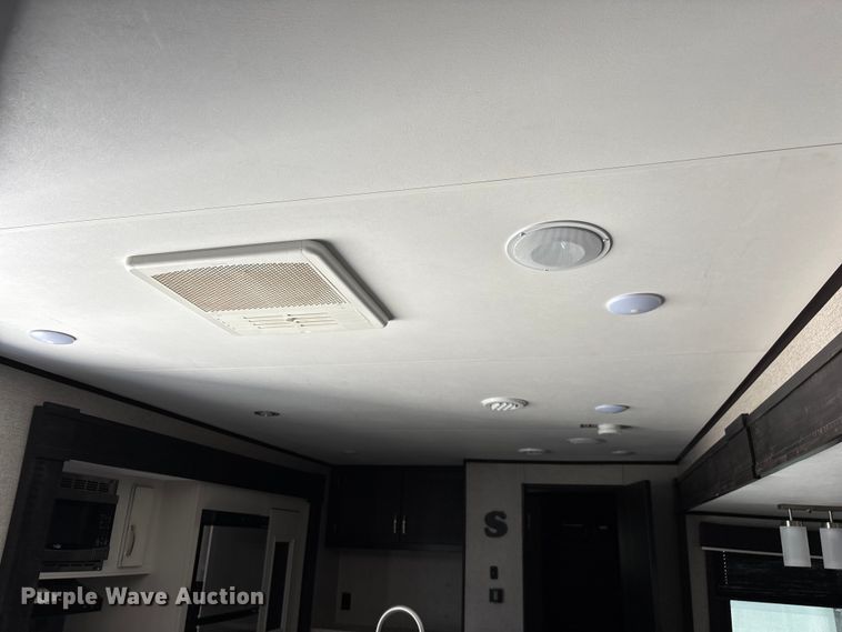 image for item FG0427 2021 Jayco JayFlight camper