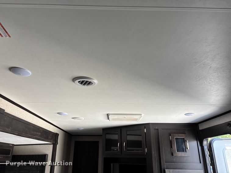 image for item FG0427 2021 Jayco JayFlight camper