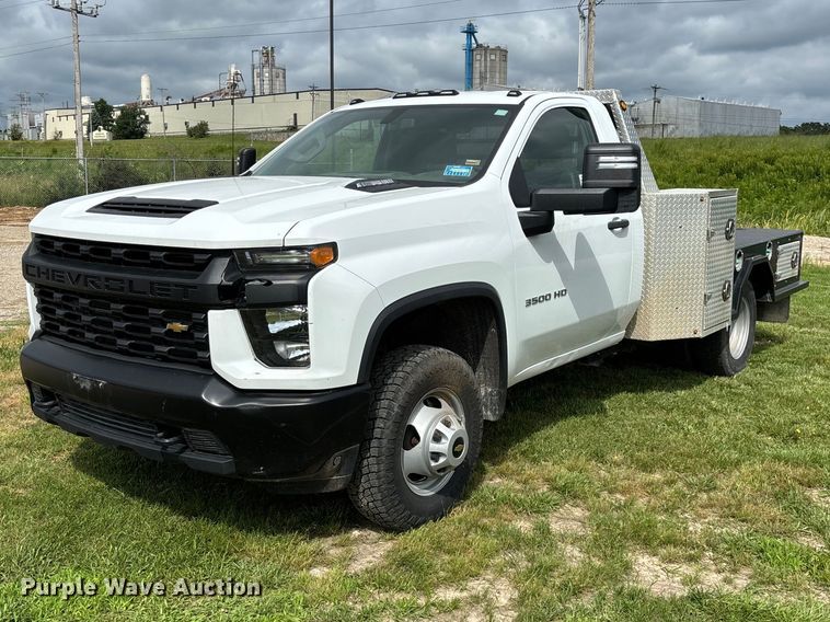 image for item FG0454 2020 Chevrolet Silverado 3500HD flatbed pickup truck
