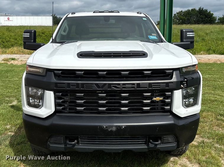 image for item FG0454 2020 Chevrolet Silverado 3500HD flatbed pickup truck