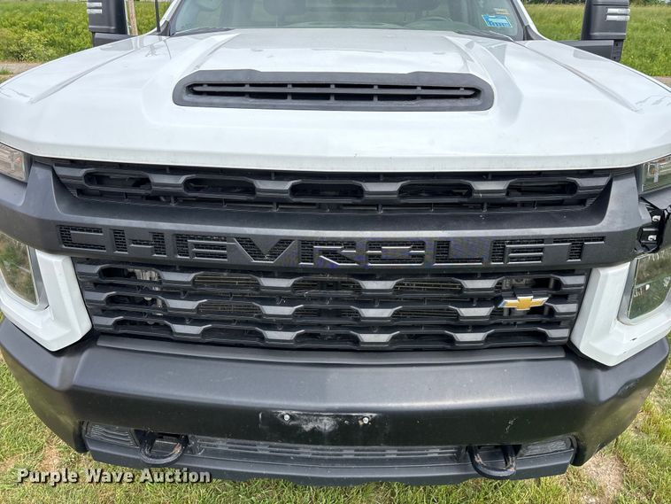 image for item FG0454 2020 Chevrolet Silverado 3500HD flatbed pickup truck