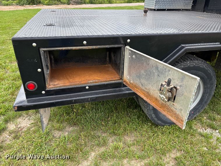 image for item FG0454 2020 Chevrolet Silverado 3500HD flatbed pickup truck