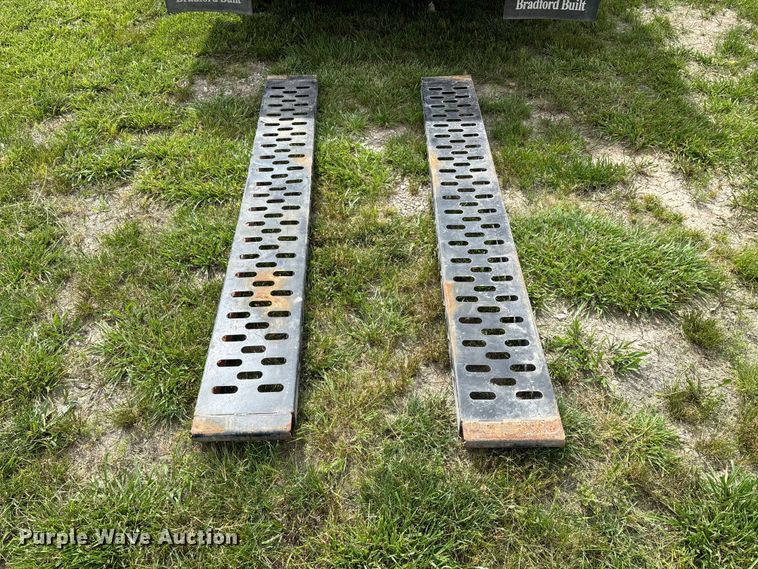 image for item FG0454 2020 Chevrolet Silverado 3500HD flatbed pickup truck