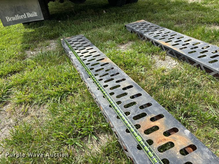 image for item FG0454 2020 Chevrolet Silverado 3500HD flatbed pickup truck