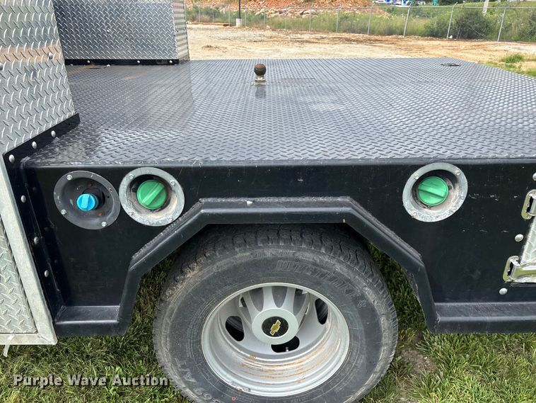 image for item FG0454 2020 Chevrolet Silverado 3500HD flatbed pickup truck