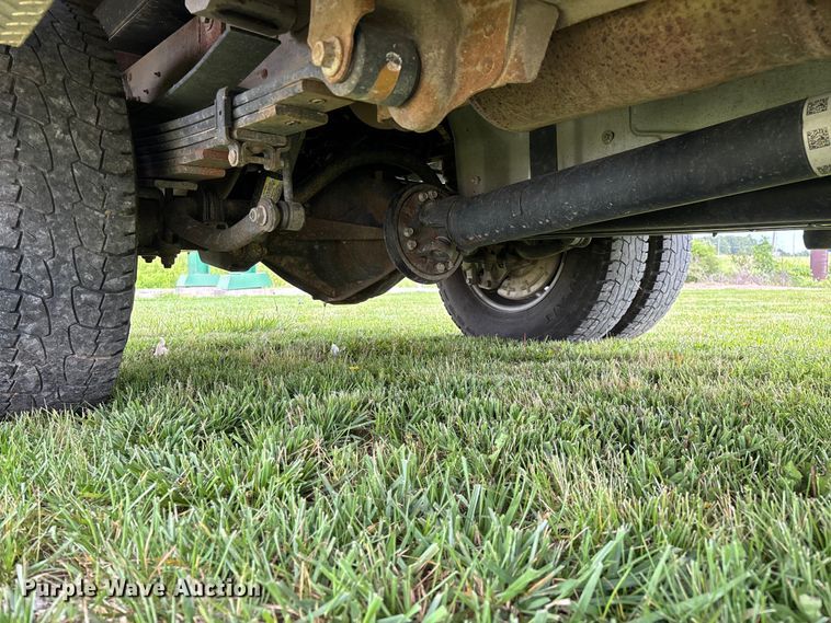 image for item FG0454 2020 Chevrolet Silverado 3500HD flatbed pickup truck