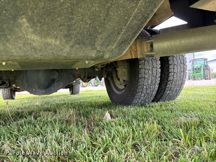 image for item FG0454 2020 Chevrolet Silverado 3500HD flatbed pickup truck