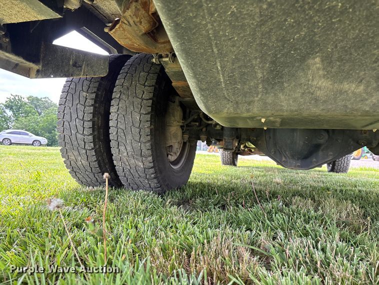 image for item FG0454 2020 Chevrolet Silverado 3500HD flatbed pickup truck
