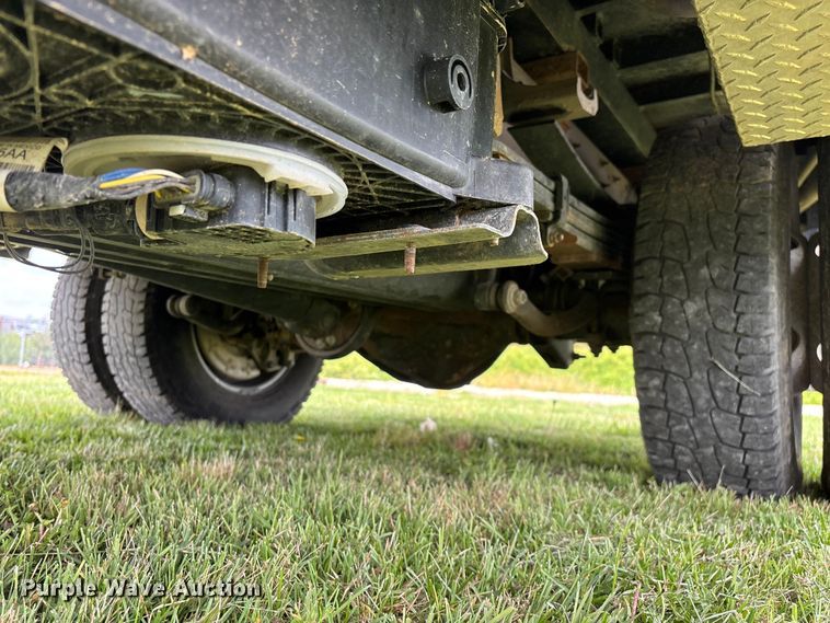 image for item FG0454 2020 Chevrolet Silverado 3500HD flatbed pickup truck