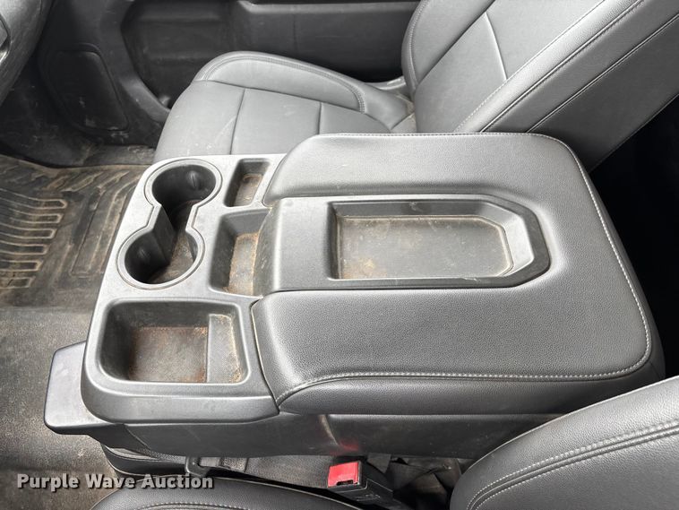 image for item FG0454 2020 Chevrolet Silverado 3500HD flatbed pickup truck
