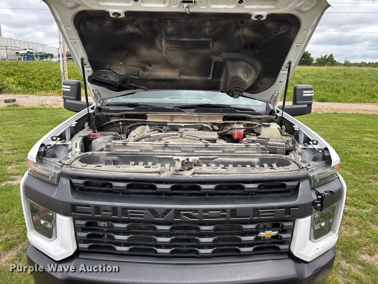 image for item FG0454 2020 Chevrolet Silverado 3500HD flatbed pickup truck