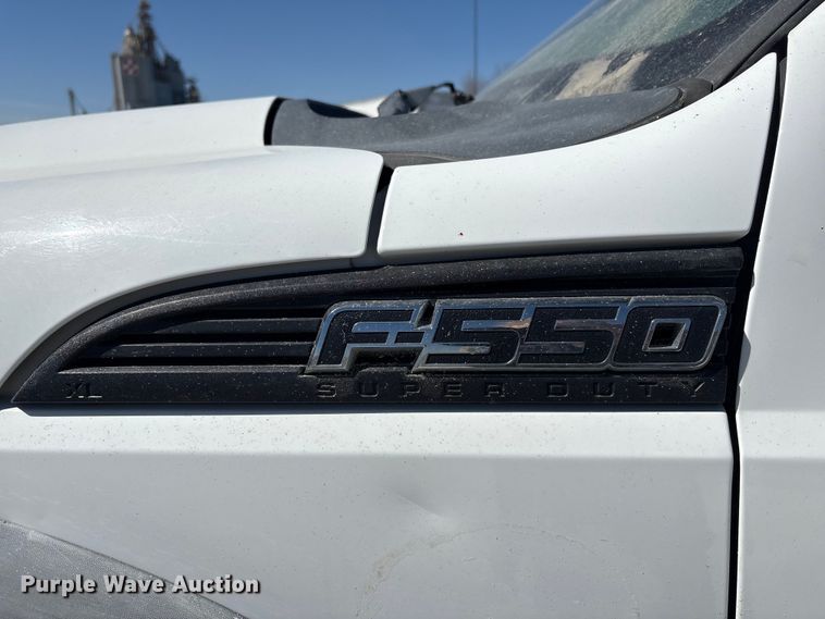 image for item FG2807 2011 Ford F550 flatbed truck
