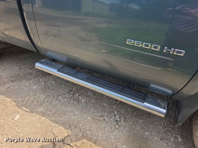 image for item FH6148 2013 Chevrolet Silverado 2500HD pickup truck