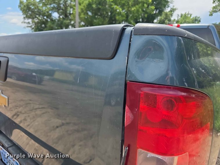 image for item FH6148 2013 Chevrolet Silverado 2500HD pickup truck