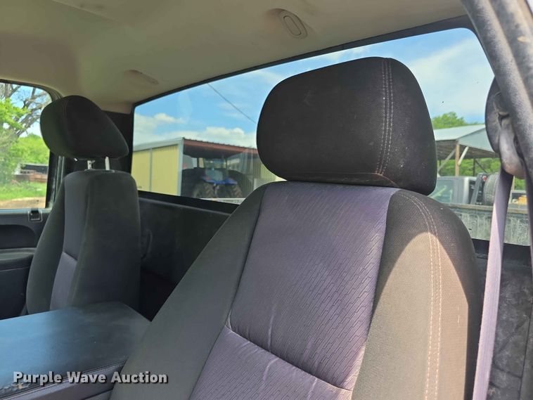image for item FH6148 2013 Chevrolet Silverado 2500HD pickup truck
