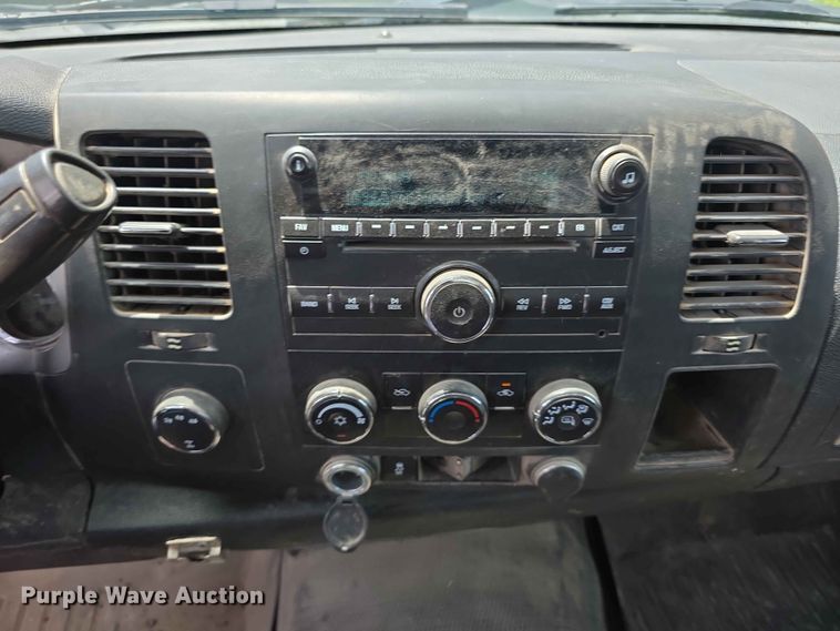 image for item FH6148 2013 Chevrolet Silverado 2500HD pickup truck