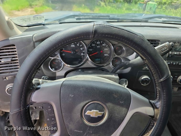 image for item FH6148 2013 Chevrolet Silverado 2500HD pickup truck