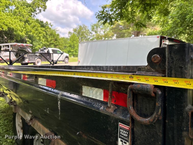 image for item FH7151 2018 Lamar dump trailer