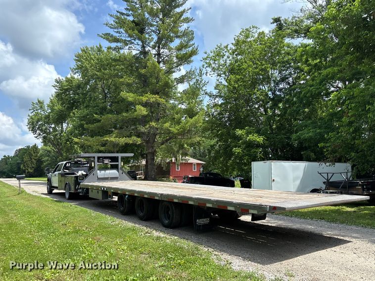 image for item FH7153 2021 Diamond C Roadclipper hydraulic tail equipment trailer