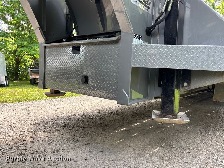 image for item FH7153 2021 Diamond C Roadclipper hydraulic tail equipment trailer
