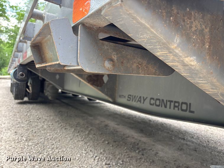 image for item FH7153 2021 Diamond C Roadclipper hydraulic tail equipment trailer