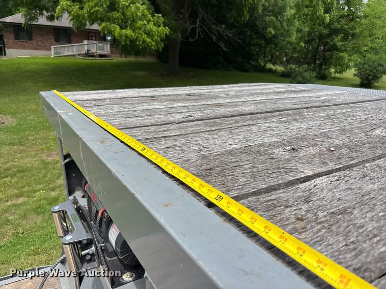 image for item FH7153 2021 Diamond C Roadclipper hydraulic tail equipment trailer