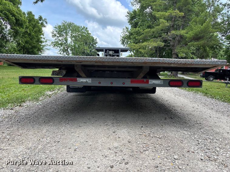 image for item FH7153 2021 Diamond C Roadclipper hydraulic tail equipment trailer