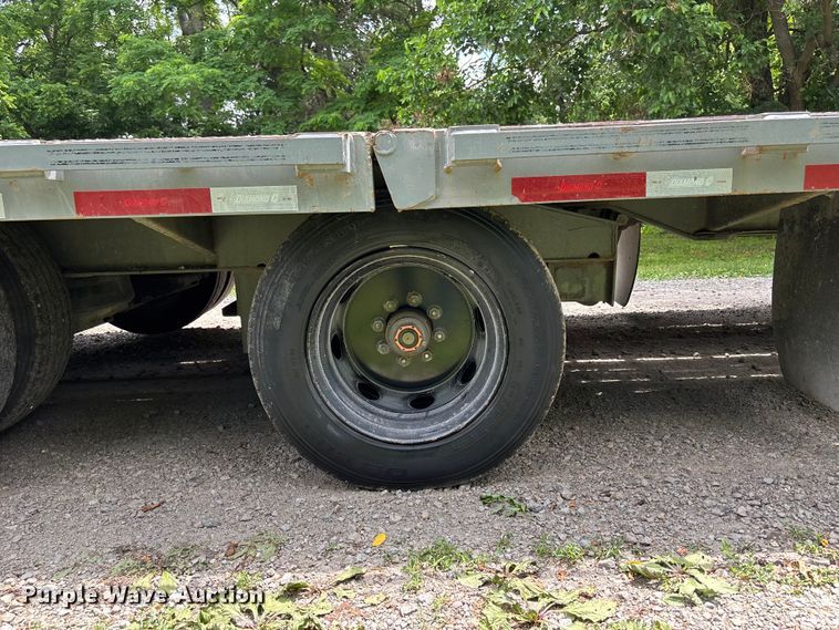 image for item FH7153 2021 Diamond C Roadclipper hydraulic tail equipment trailer