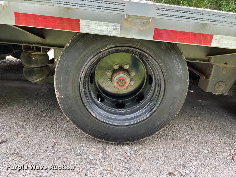 image for item FH7153 2021 Diamond C Roadclipper hydraulic tail equipment trailer