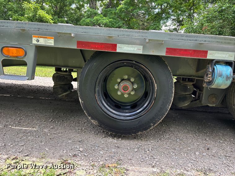 image for item FH7153 2021 Diamond C Roadclipper hydraulic tail equipment trailer
