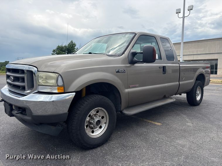 2004 Ford F250 Super Duty XL Ext. Cab pickup truck