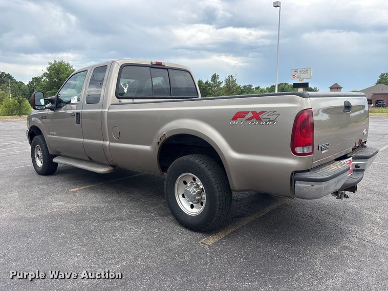 image for item FI0183 2004 Ford F250 Super Duty XL Ext. Cab pickup truck